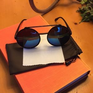 Gothic Fashion Round Metal Frame Sunglasses/New